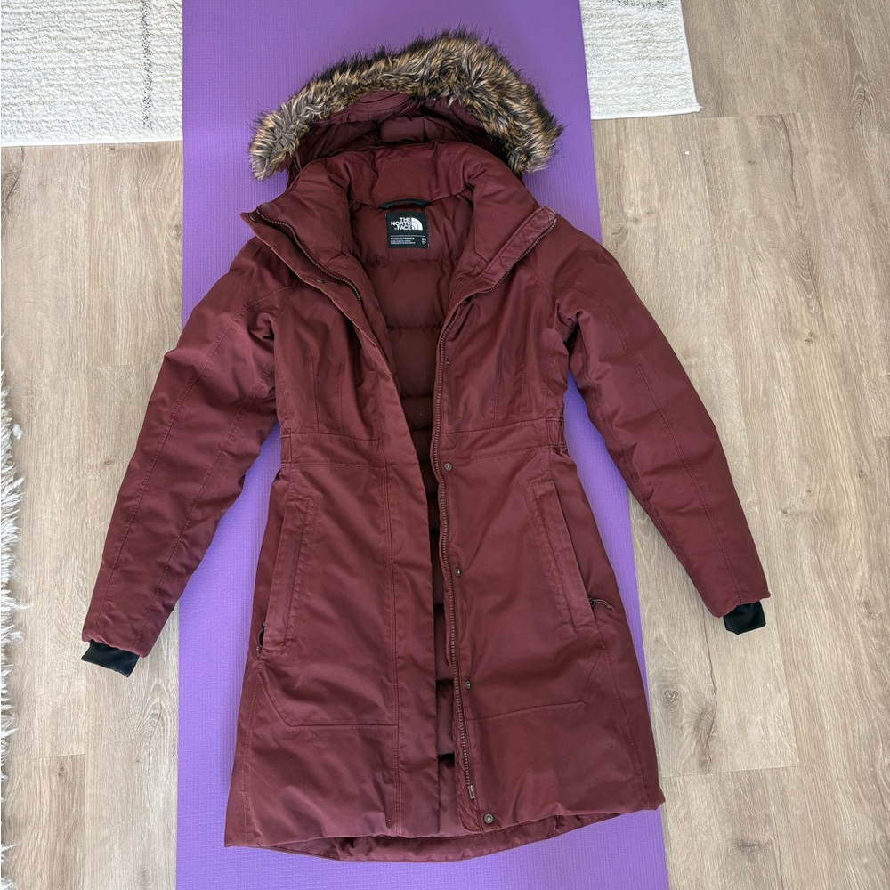 The North Face Women's Maroon / Burgundy Down Parka